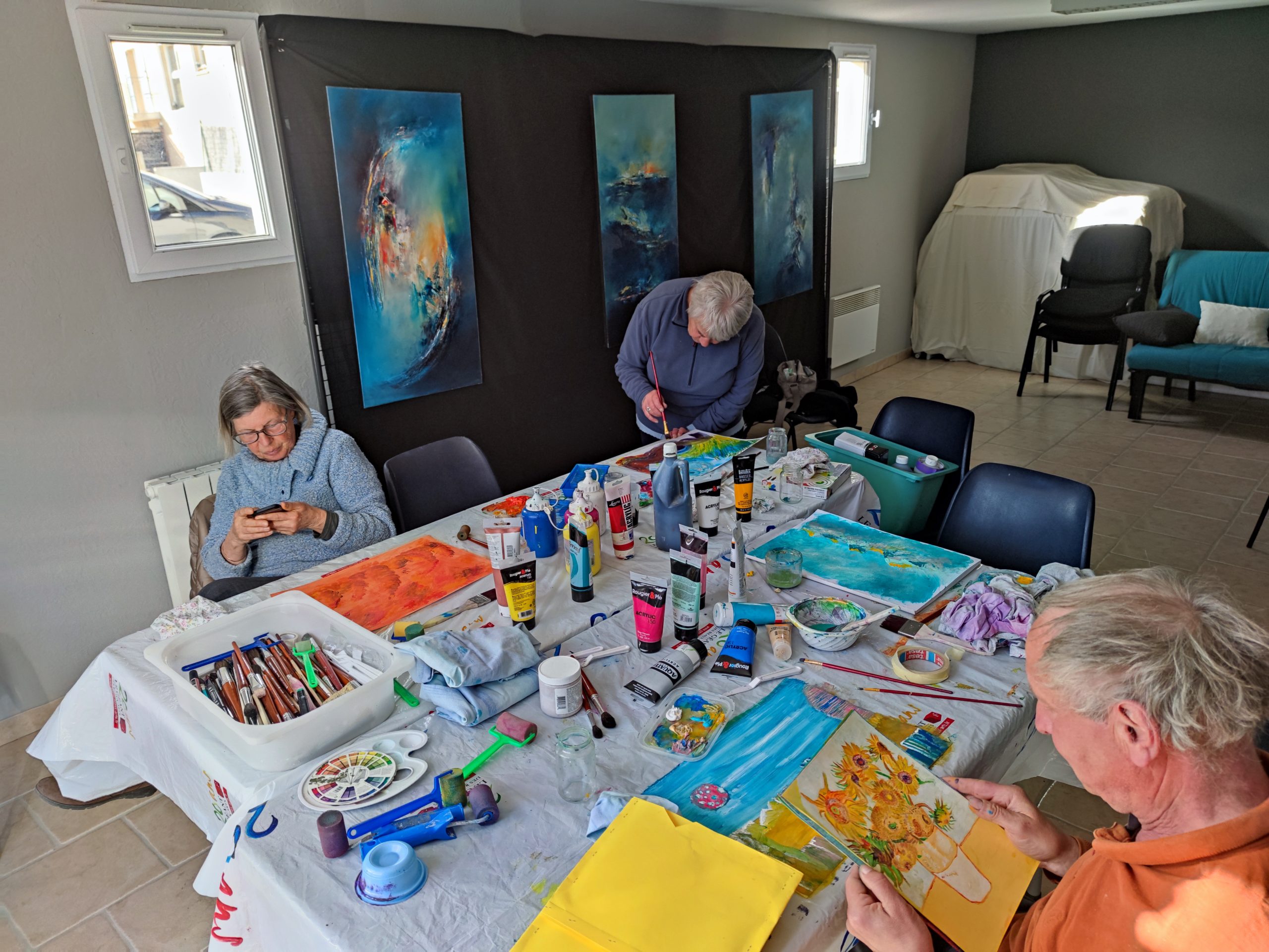 Atelier de peinture à Peyroules, à 15 minutes de Castellane.